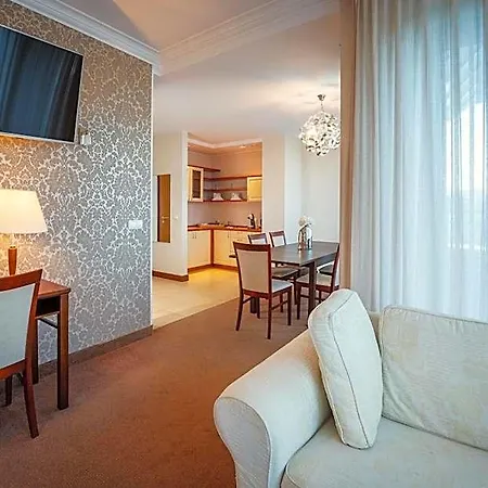 Szálloda Kuracyjny & Wellness 3*